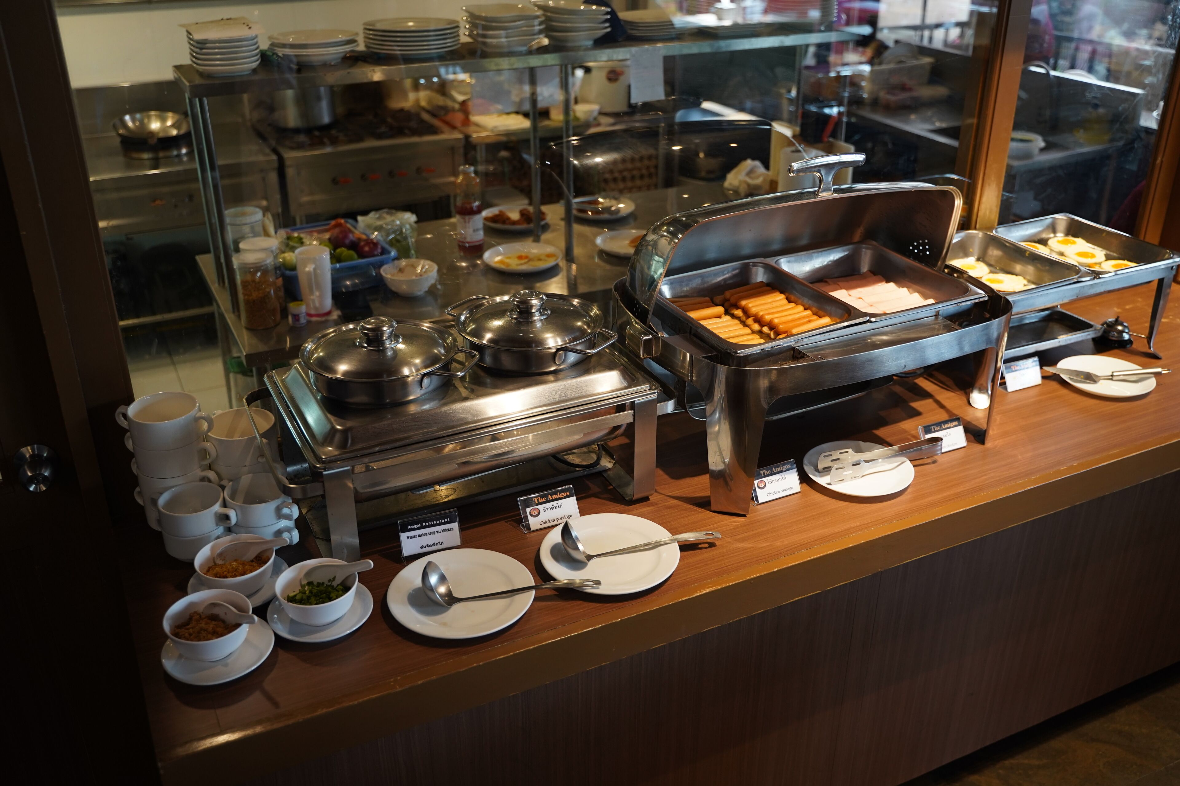 Daily buffet breakfast (THB 250 per person)