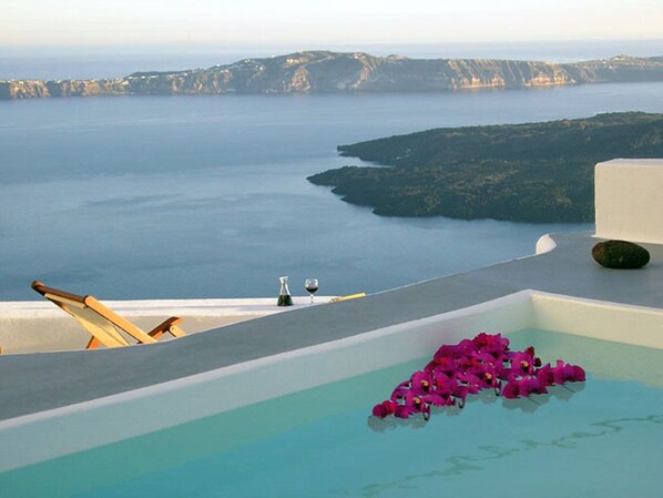 Exterior - Irida Santorini (Santorini)