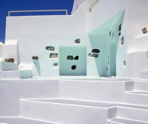 Shower, free toiletries, hair dryer, slippers - Irida Santorini (Santorini)