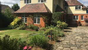 Exterior - Melford House (Farnborough)