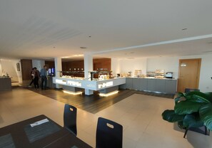 Daily buffet breakfast for a fee - Hotel Porto Calpe (Calpe)