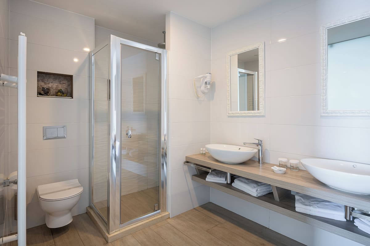 free toiletries, hair dryer, towels