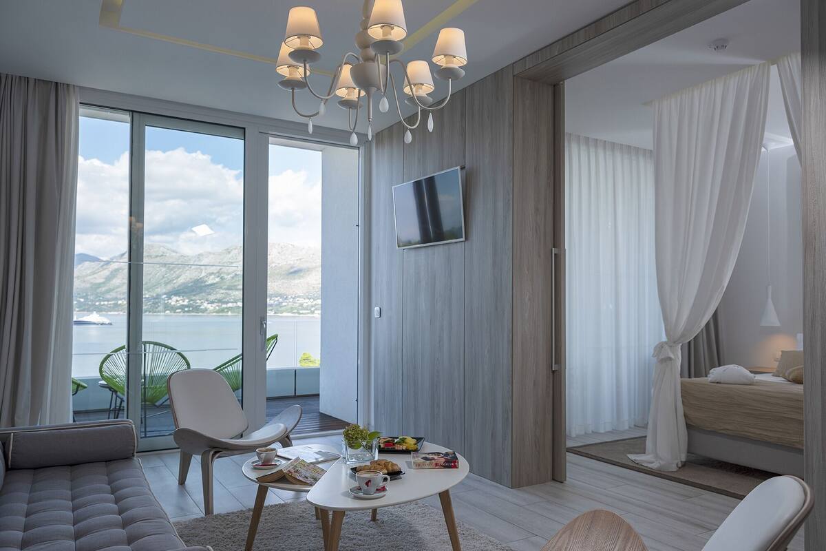 In-room safe, desk, blackout drapes, free WiFi