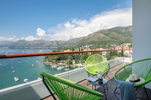 Suite Junior, balcone, vista mare | Terrazza/patio