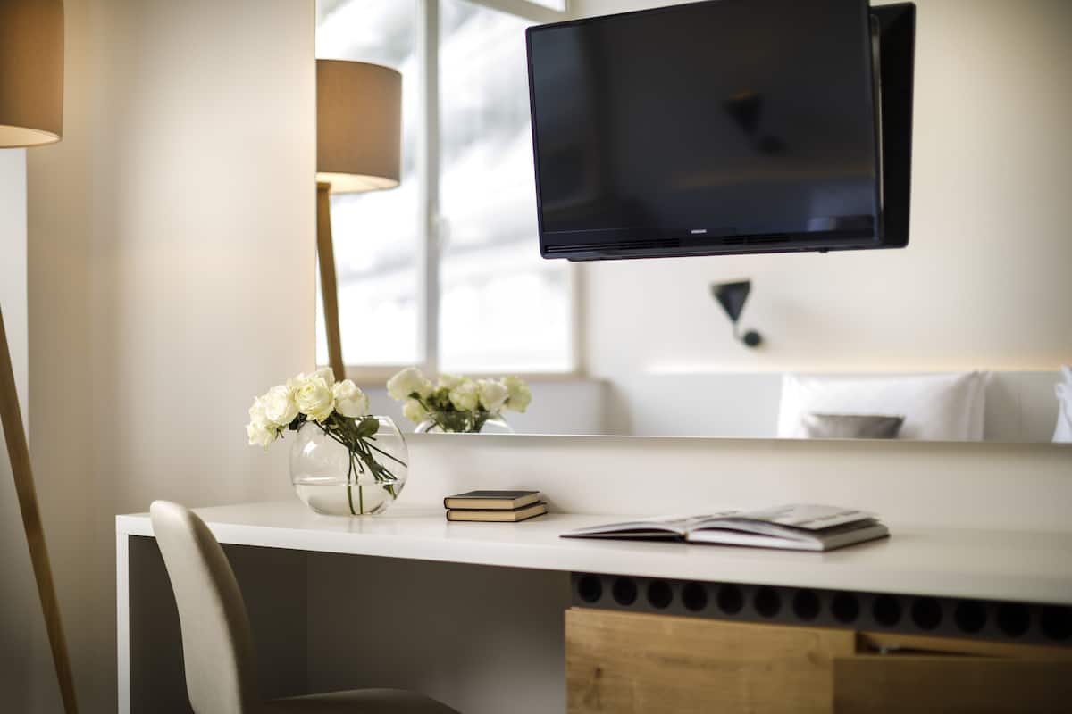 Double room with park view | Commodité de la chambre