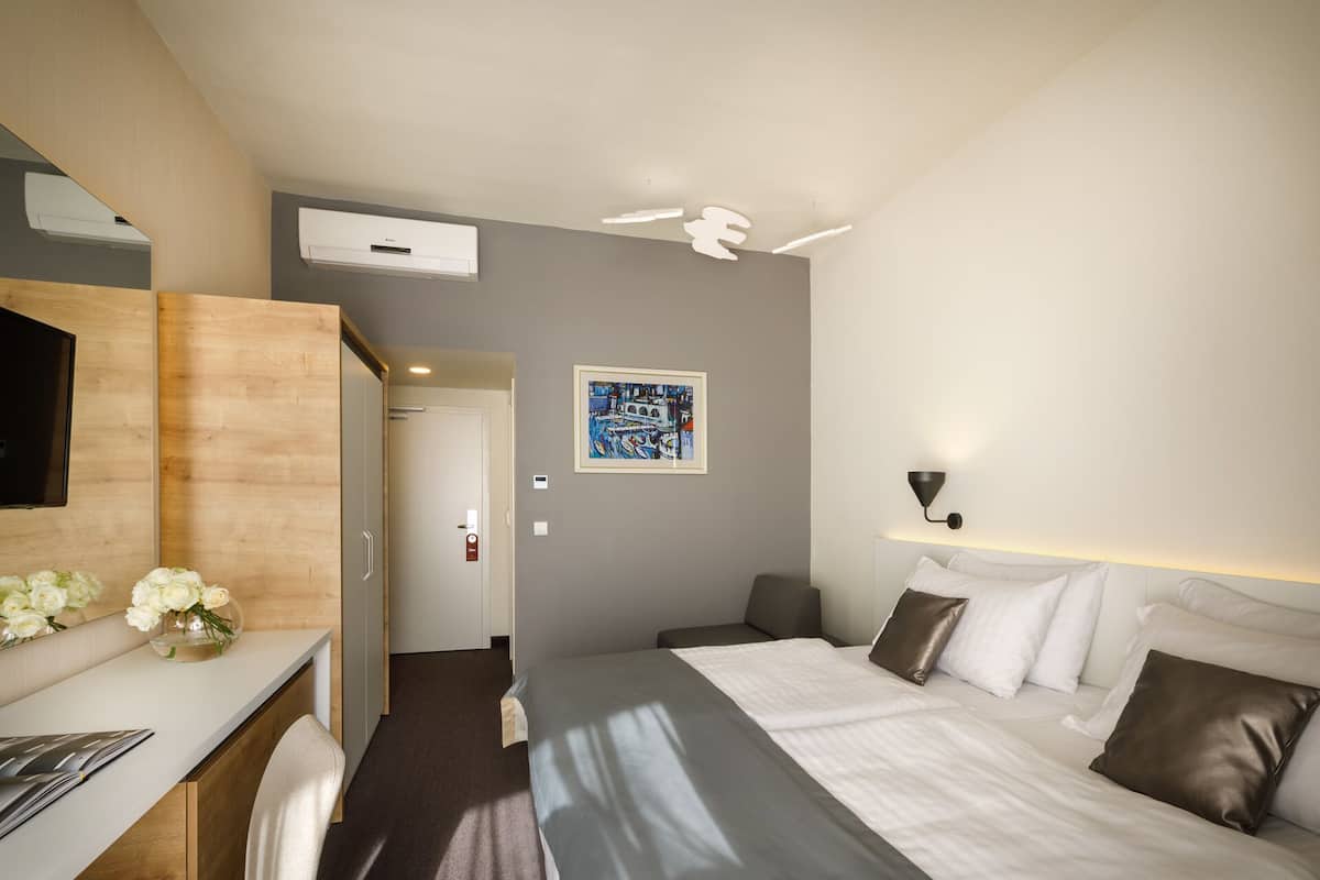 Superior double room with sea view and balcony | Minibar, coffre-fort, bureau, rideaux dâobscurcissement