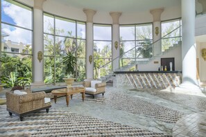 雙人療程室、三溫暖烤箱、浴缸、蒸氣室、土耳其浴、美體療程