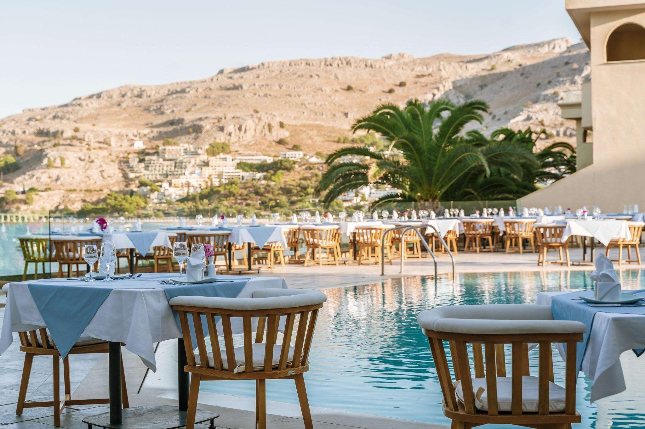 4 restaurantes; se sirve desayuno, almuerzo y cena