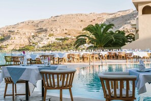 4 restaurants; breakfast, lunch, and dinner served - Lindos Royal Resort - All Inclusive (Rhodes)