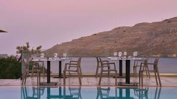 4 restaurants, breakfast, lunch, dinner served; Mediterranean cuisine