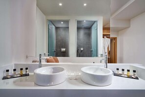 Deluxe Junior Suite, Sea View | Bathroom | Shower, eco-friendly toiletries, hair dryer, slippers - Lindos Royal Resort - All Inclusive (Rhodes)