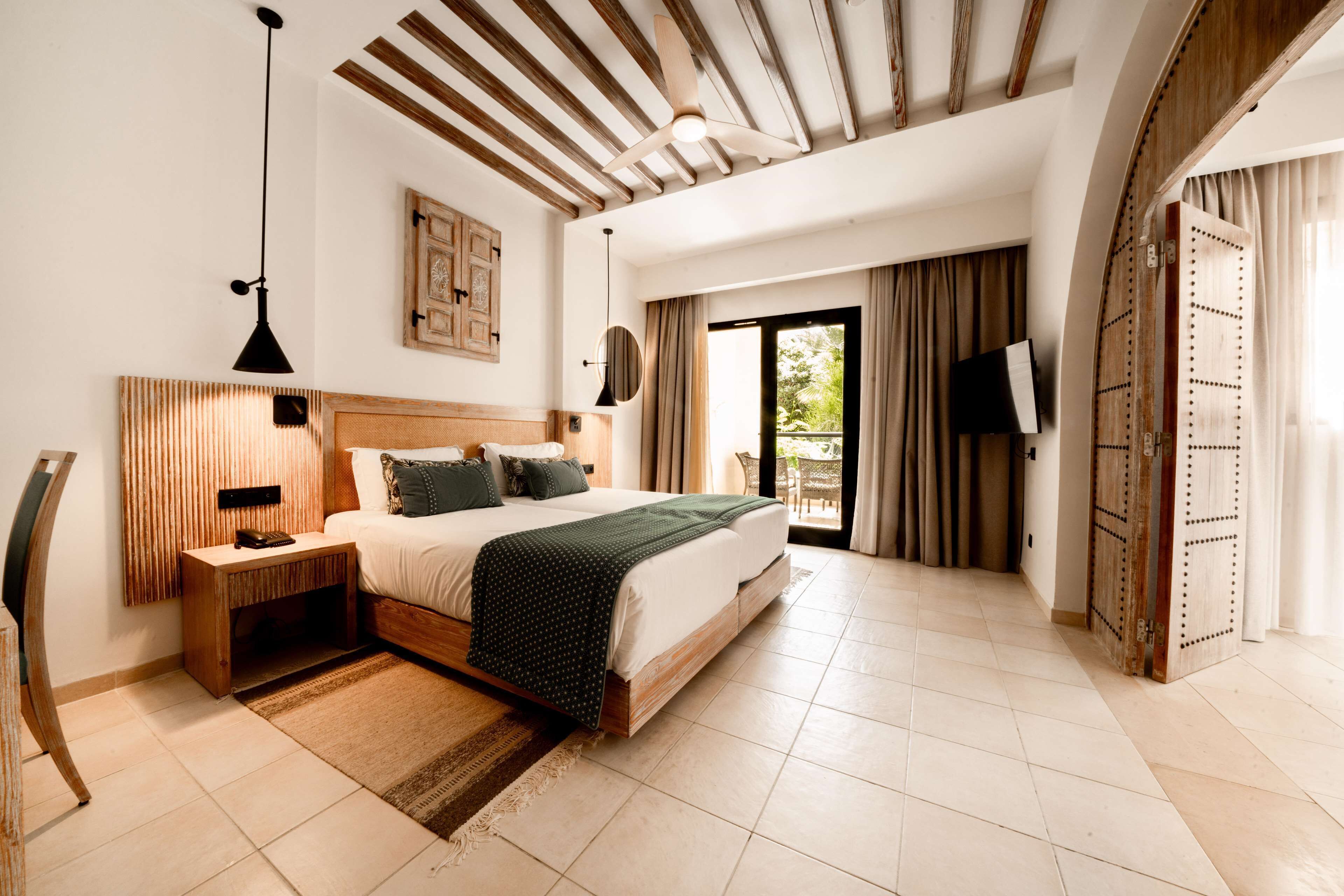 in-room safe, free wifi, bed sheets