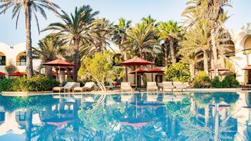 Piscina interna, piscina externa