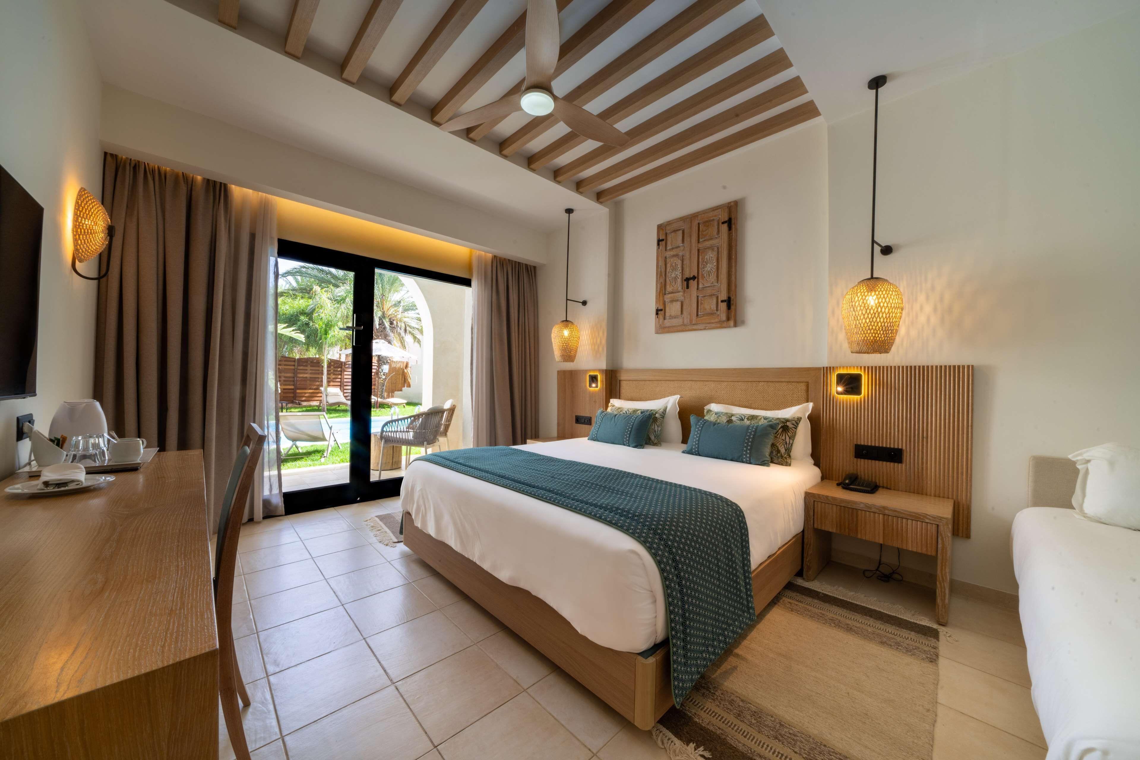 in-room safe, free wifi, bed sheets