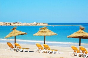 Private beach, white sand, water skiing, windsurfing - Vincci Safira Palms (Zarzis)