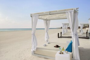 Plage privée, snorkeling, ski nautique, planche à voile