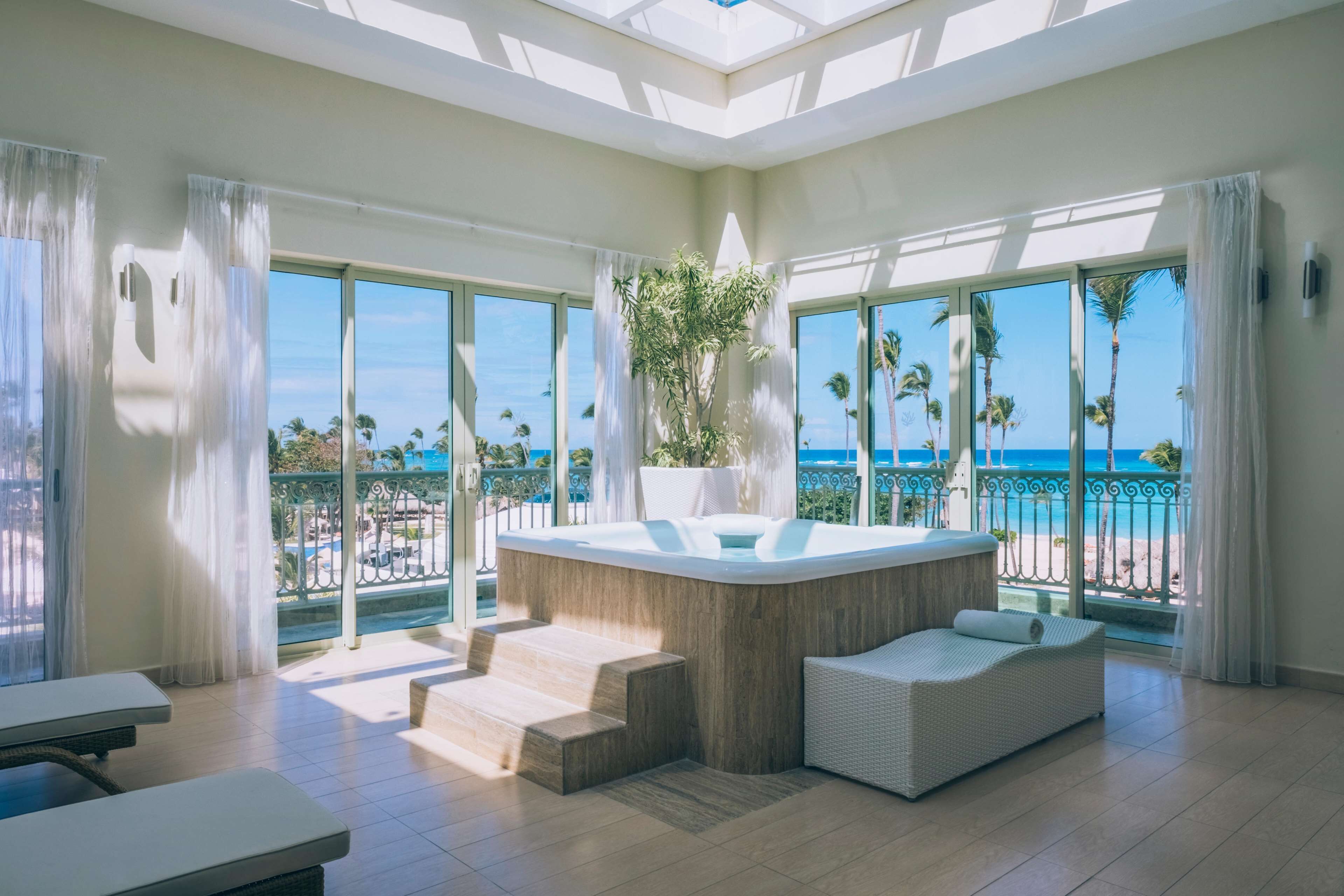 Sauna, hot tub, Turkish bath, body treatments, hydrotherapy