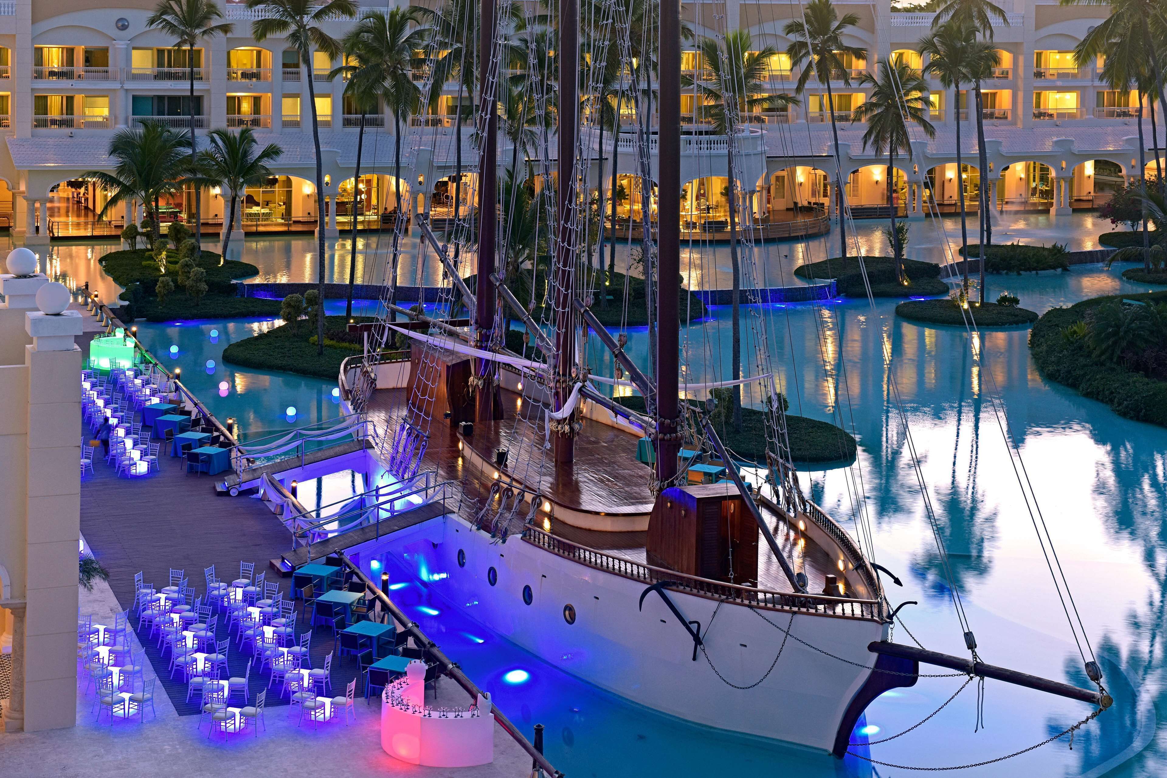 6 Bars/Lounges, Poolbar, Strandbar