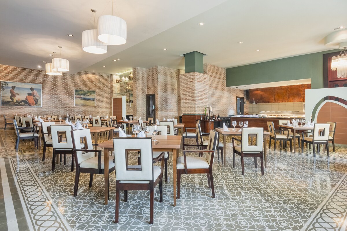 5 restaurants, lunch, dinner served; Italian cuisine