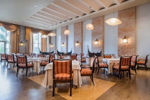 5 restaurants; lunch and dinner served - JOIA Rose Hall by Iberostar - Adults Only - All Inclusive (Montego Bay)