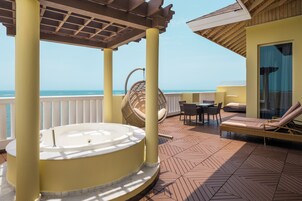 套房, 海滨 (Penthouse, Butler Service) | 羽绒被、迷你吧、客房内保险箱、办公桌