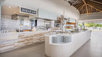 5 restaurants servant le déjeuner et le dßner, plats Cuisine italienne