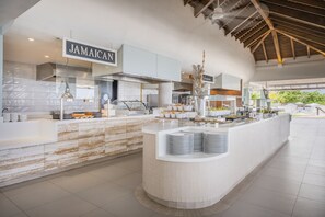 5 restaurants, lunch, dinner served; Italian cuisine - JOIA Rose Hall by Iberostar - Adults Only - All Inclusive (Montego Bay)