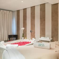 Sauna, hot tub, Turkish bath/hammam, body treatments, aromatherapy