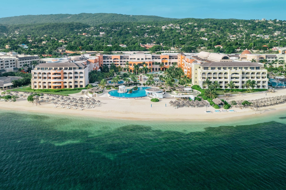 Exterior - Iberostar Selection Rose Hall Suites - All Inclusive (Montego Bay)