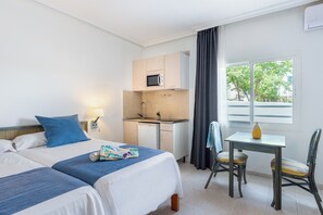 Studio | In-room safe, blackout curtains, free WiFi, bed sheets - Aparthotel Vibra Del Mar - Adults Only (Sant Antoni de Portmany)