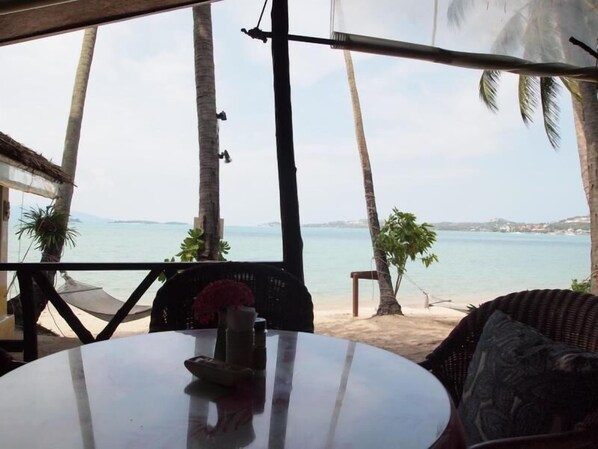 Breakfast, lunch, dinner served; Thai cuisine, sea views 