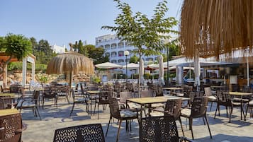 Poolbar