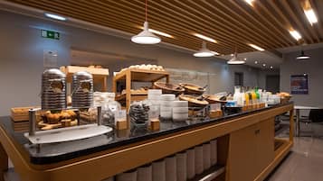 Free daily continental breakfast