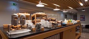Holiday Inn Express Lisbon Airport by IHG