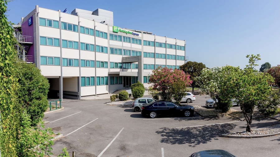 Holiday Inn Express Lisbon Airport by IHG