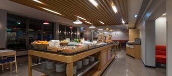 ฮอลิเดย์ อินน์ เอ็กซ์เพรส ลิสบอน แอร์พอร์ต บาย IHG