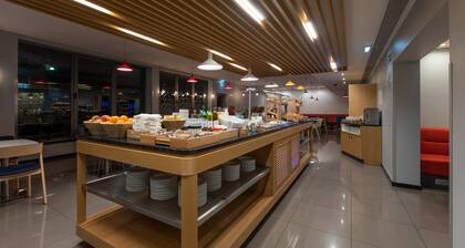 Holiday Inn Express Lisbon Airport by IHG