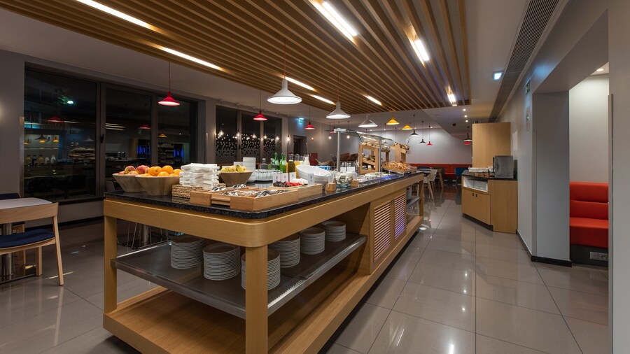 Holiday Inn Express Lisbon Airport by IHG