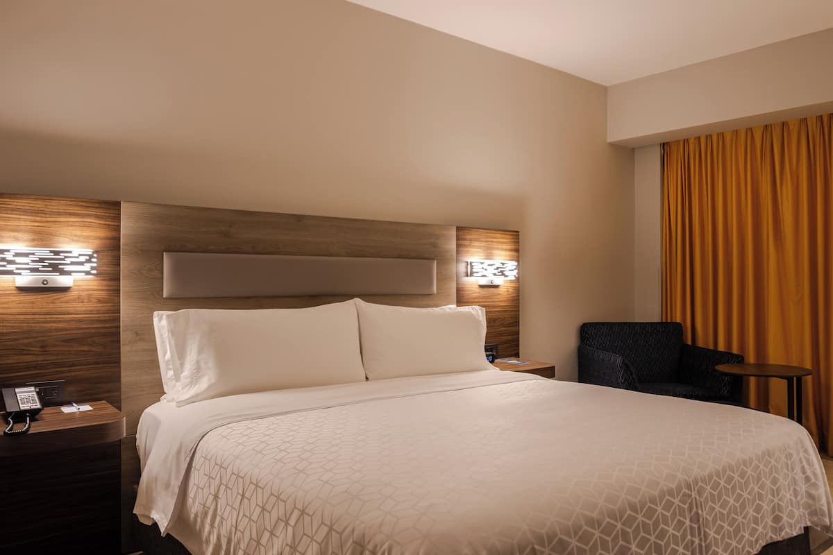 1 bedroom, in-room safe, individually decorated, desk