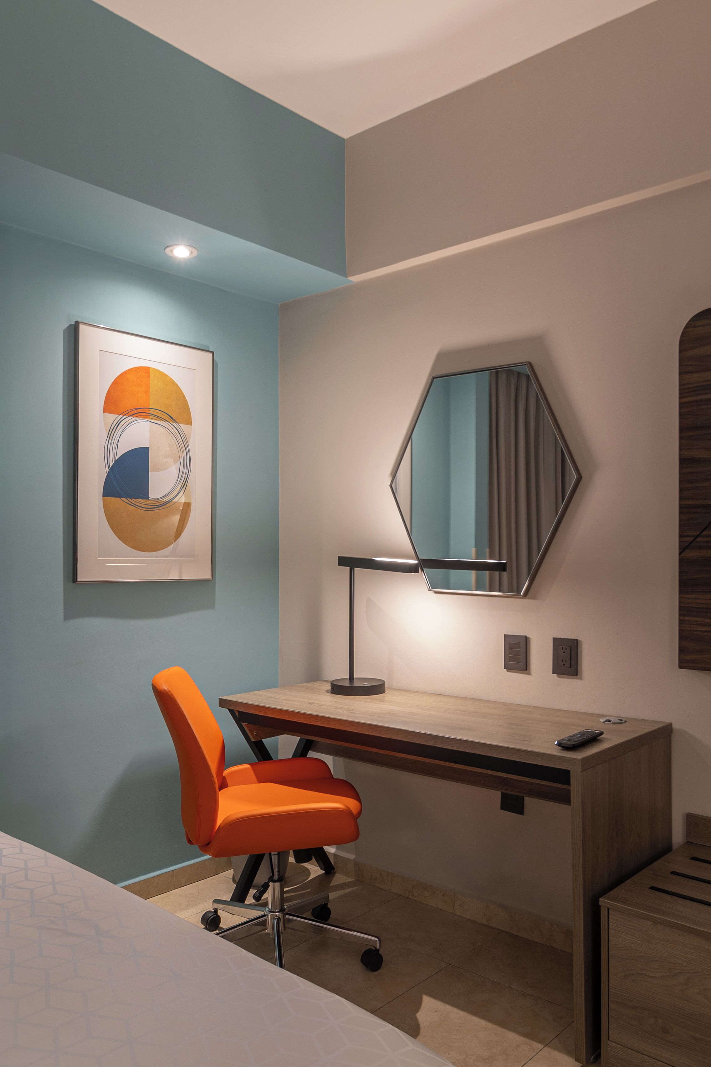 standard room | 1 bedroom, in-room safe, individually decorated, desk