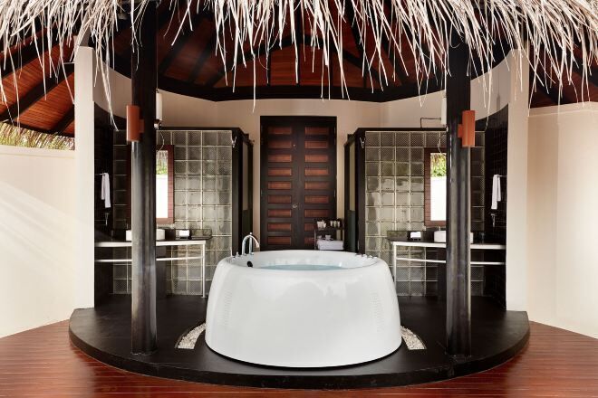 Couples treatment room(s), body treatments, hot stone massages