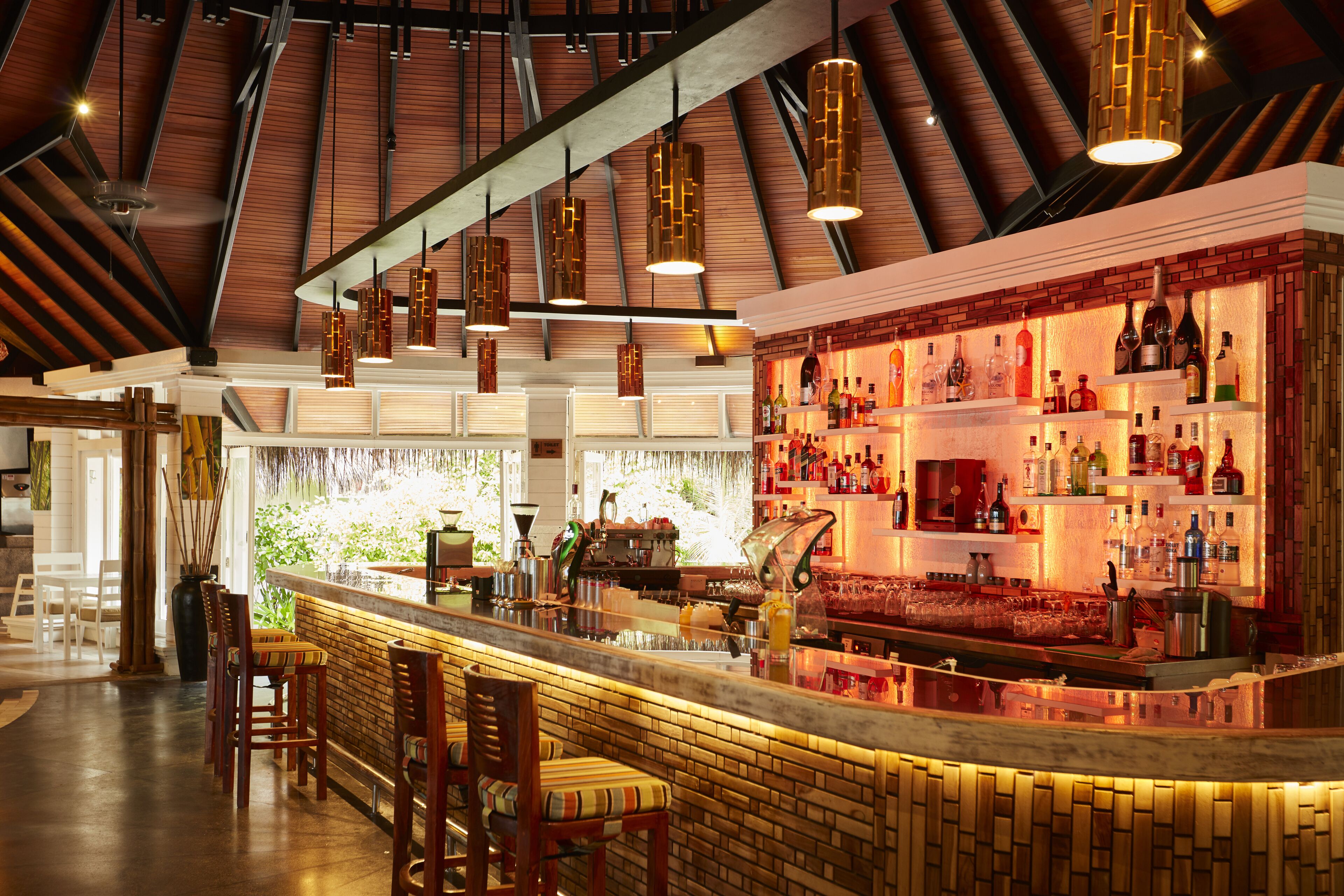 5 bars/lounges, poolside bar