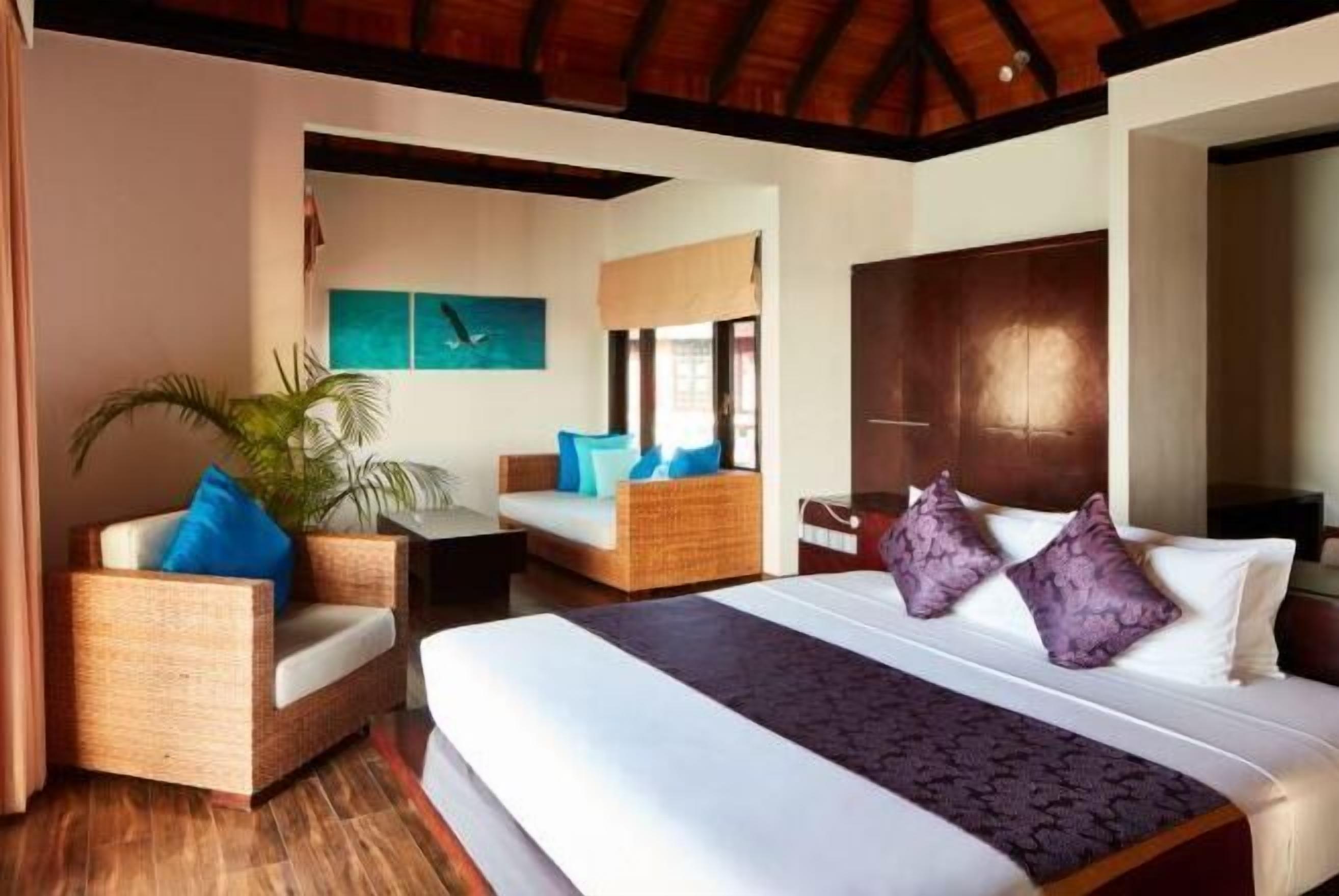 Ropa de cama de alta calidad y minibar 