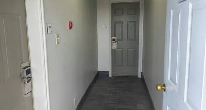 Ameri-Stay Inn & Suites