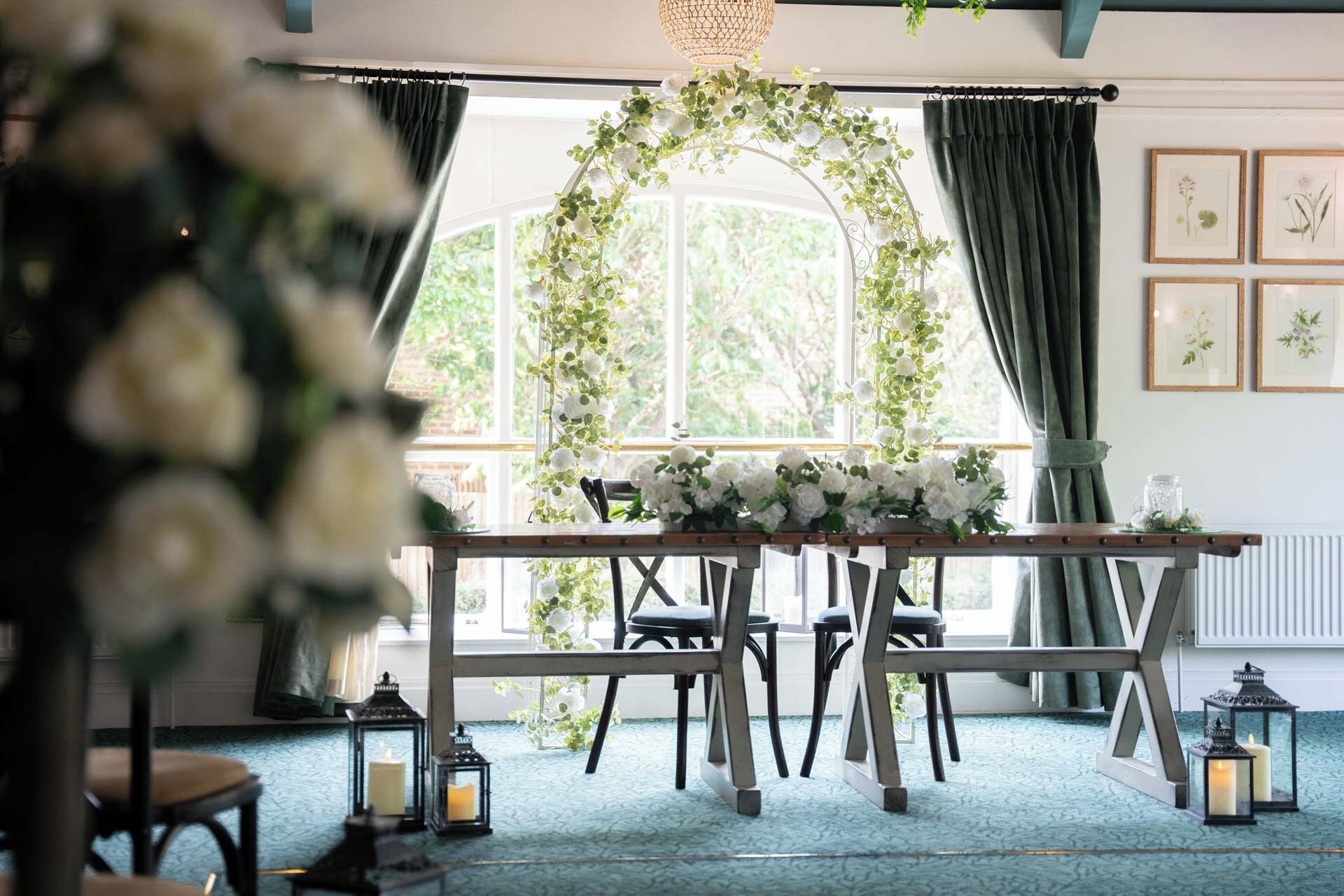 Breakfast, lunch and dinner served