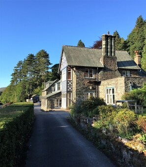 Front of property - Ravenstone Manor (Keswick)