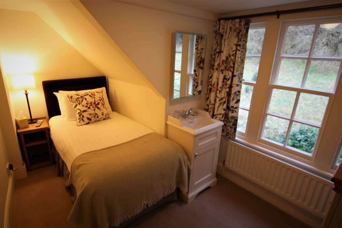 Classic Single Room