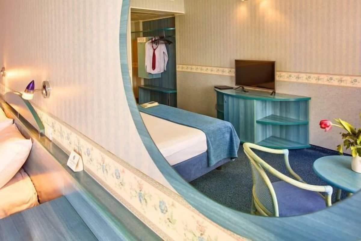1 bedroom, minibar, in-room safe, desk