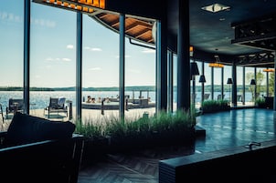 Sauna seca, banheira de hidromassagem, sauna a vapor