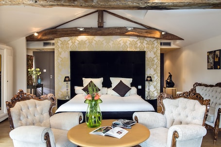 Executive Suite | 1 bedroom, premium bedding, minibar, individually decorated